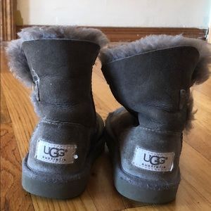 Ugg toddler size 9 boots